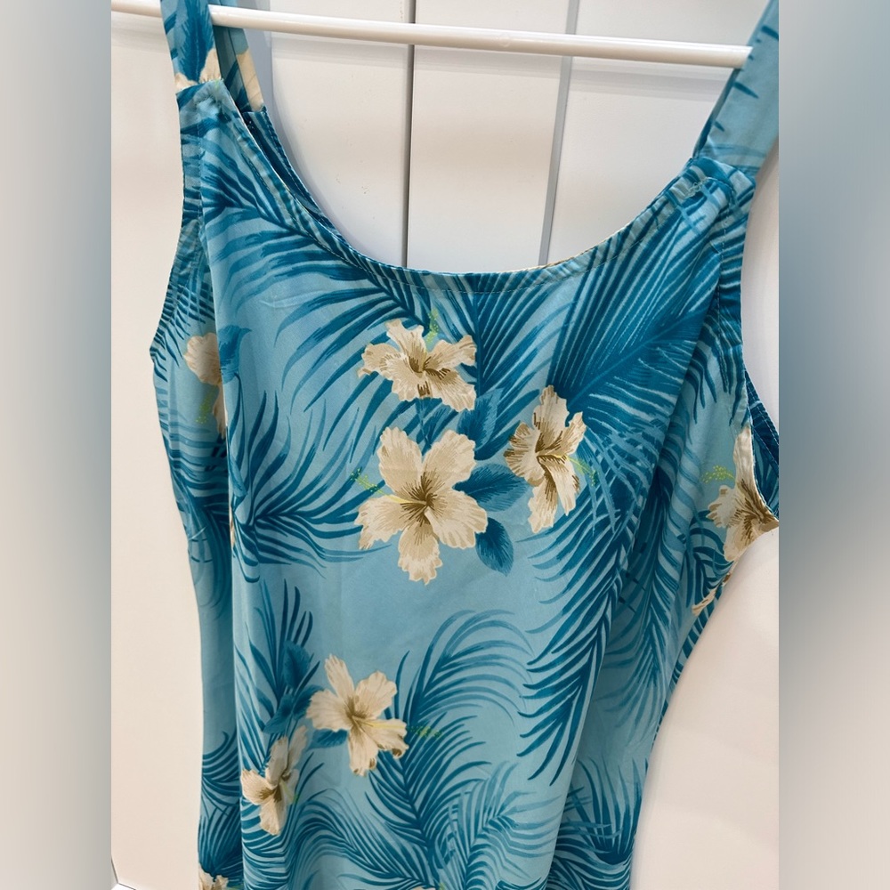 Barefoot Attitude Hawaiian dress, size small. Light blue, yellow and white. - Picture 2 of 6